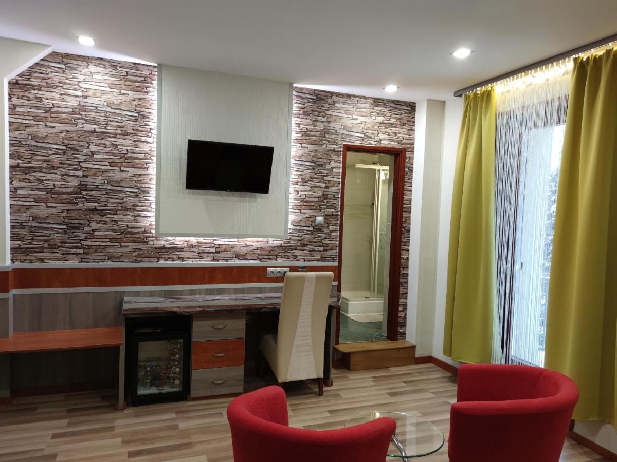 Fortuna Hotel Miskolc Bagian luar foto