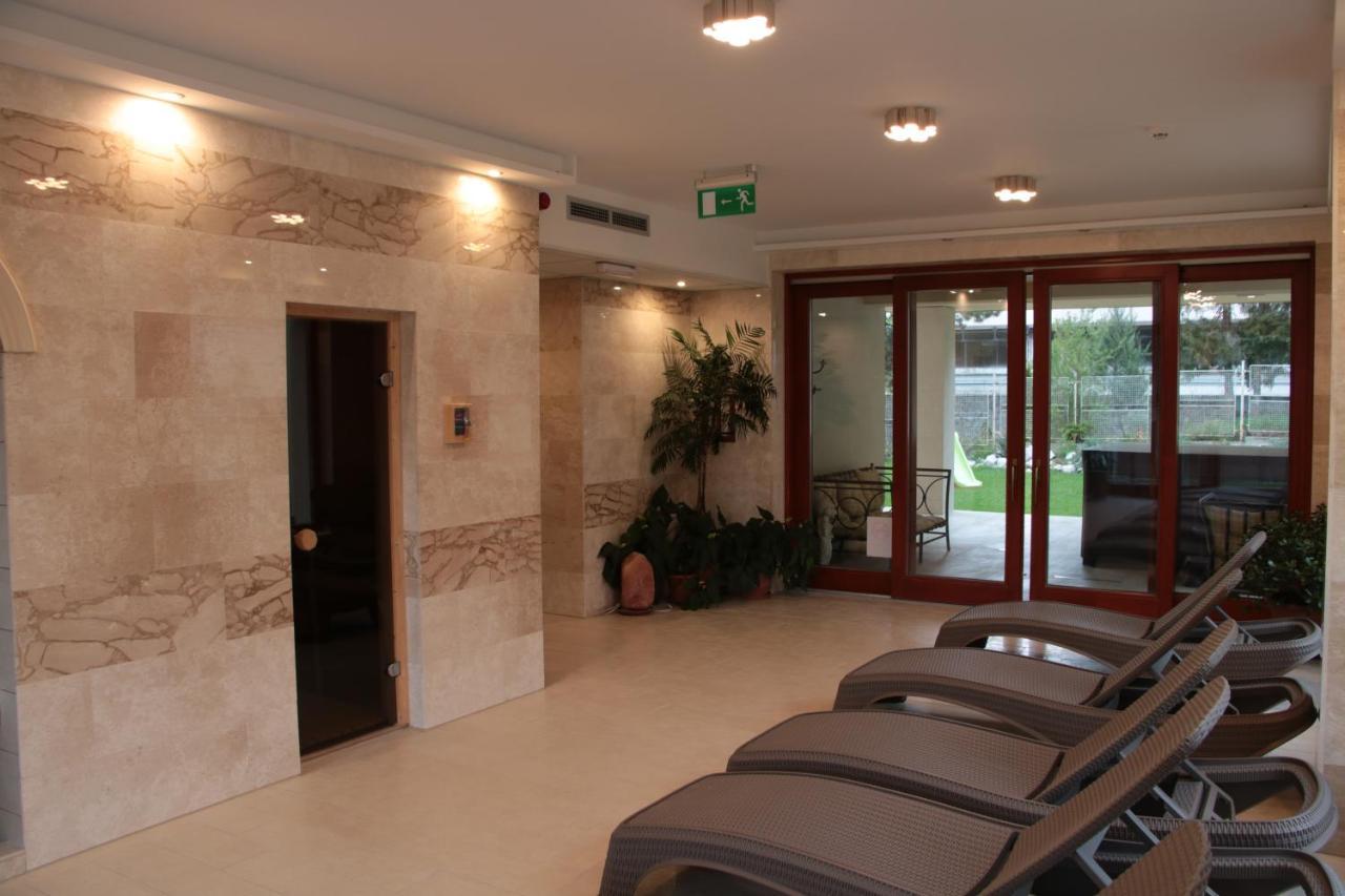 Fortuna Hotel Miskolc Bagian luar foto