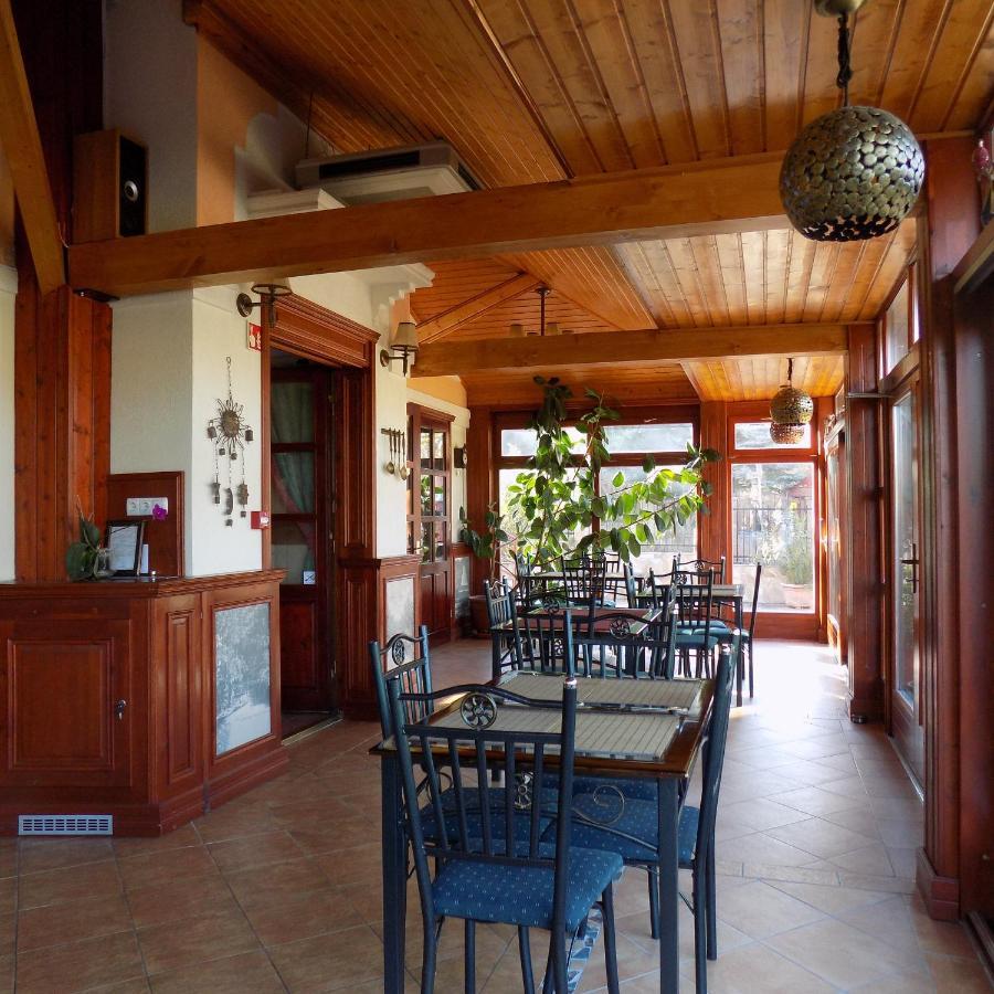 Fortuna Hotel Miskolc Bagian luar foto