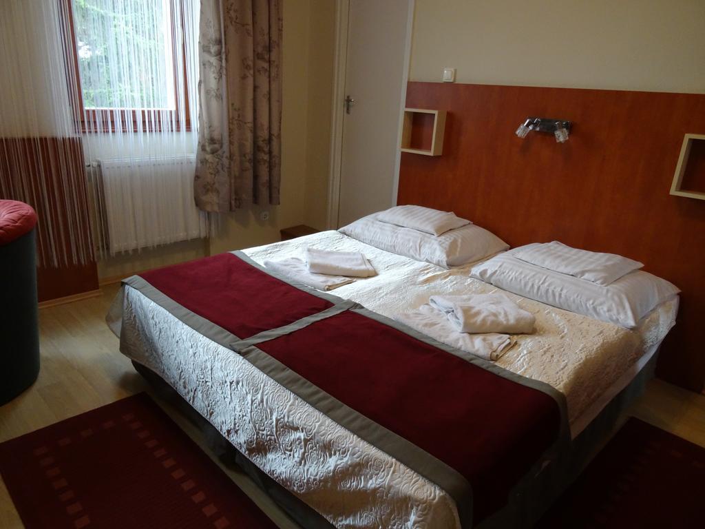 Fortuna Hotel Miskolc Ruang foto