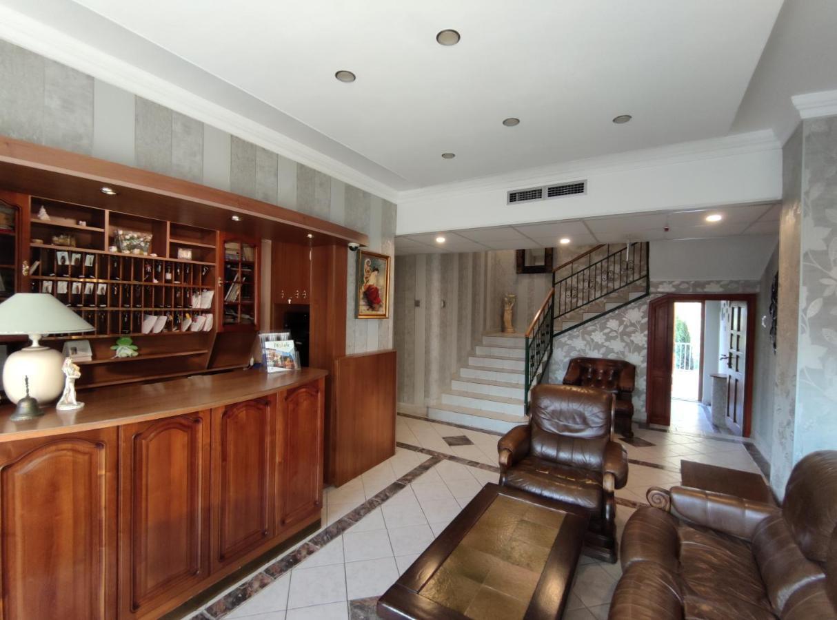 Fortuna Hotel Miskolc Bagian luar foto