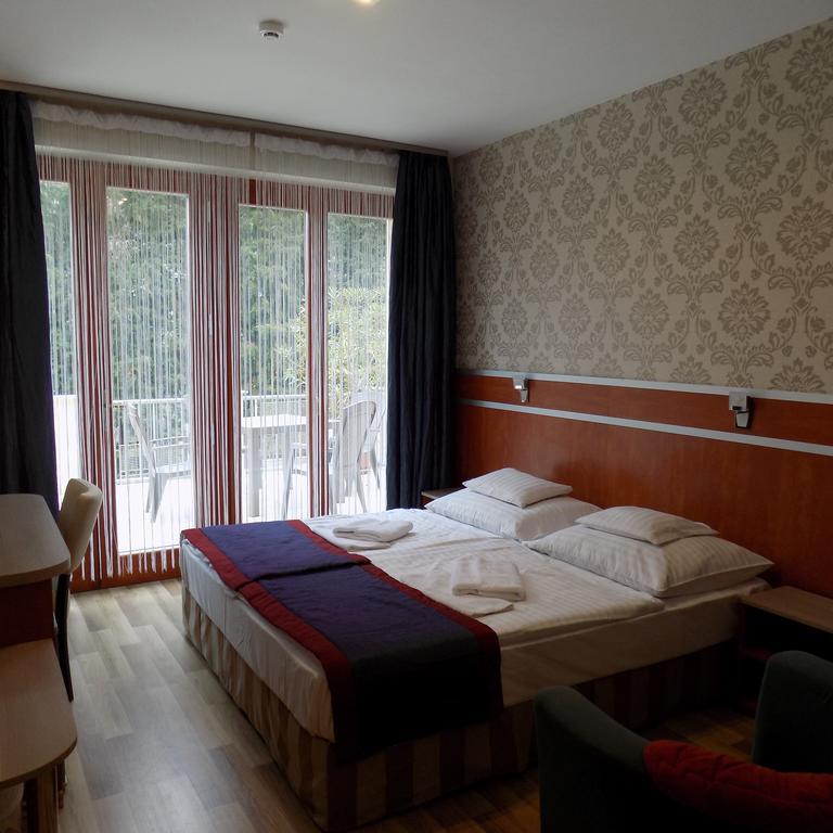 Fortuna Hotel Miskolc Bagian luar foto